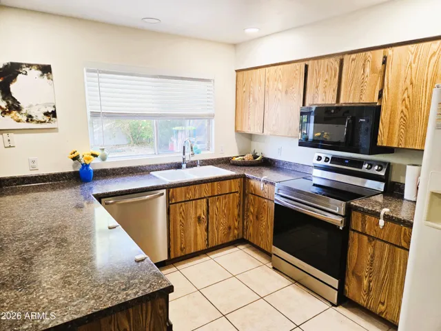 Kitchen DW Stove Microwave
