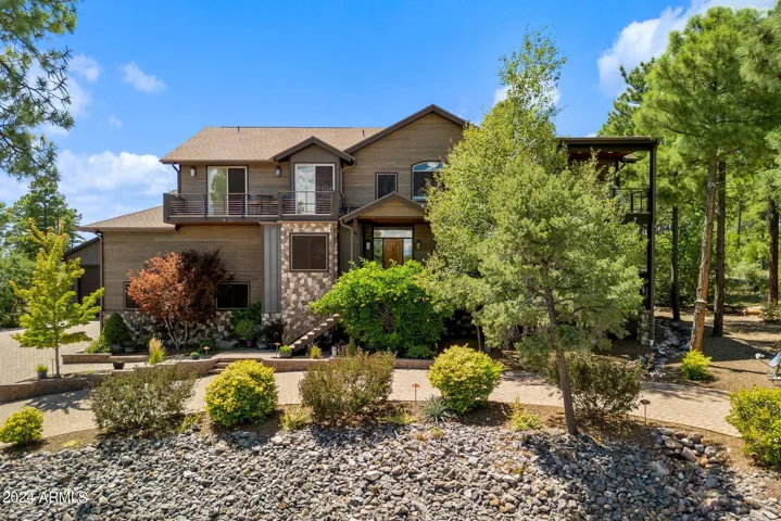 Beautiful custom home with total privacy and seclusion. National Forest on the side and Reservation behind!