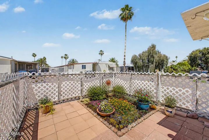 Outdoor AZ garden space