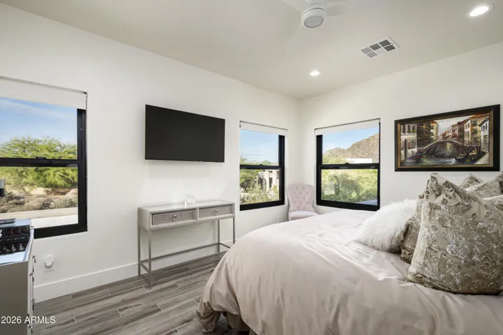 Guest bedroom