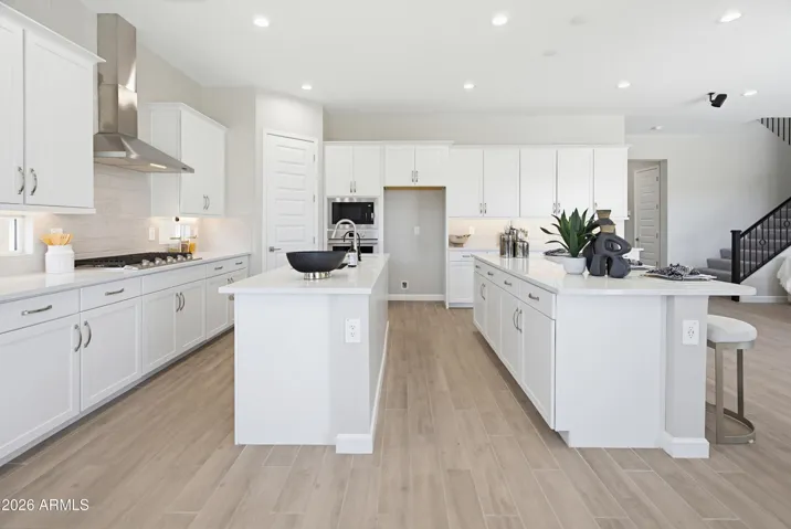 Large Open-Concept Kitchen