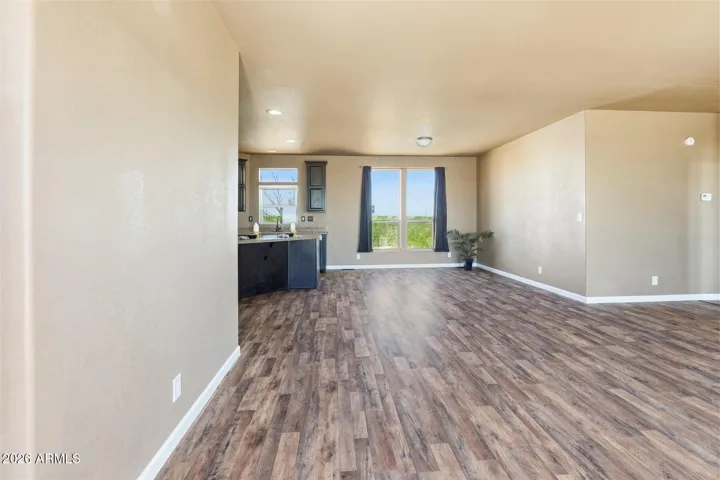 Living Room/Entry