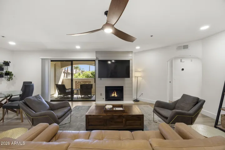 Electric Fireplace-turns on with a switch