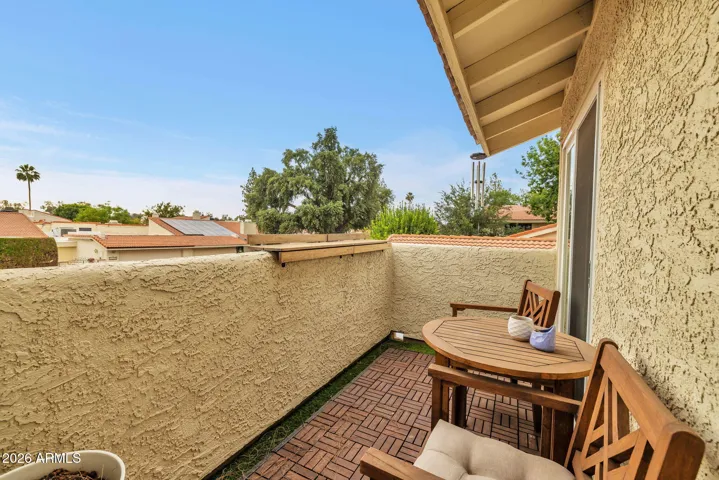 2nd floor bedroom with balcony - perfect for sunsets