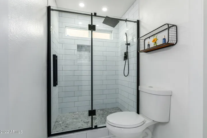 Photos reflect prior staging/furnishings.