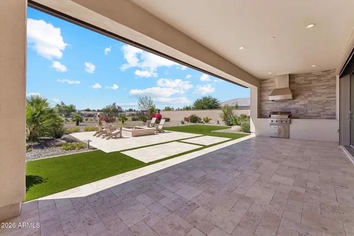 Outdoor Kitchen BBQ & Firepit
