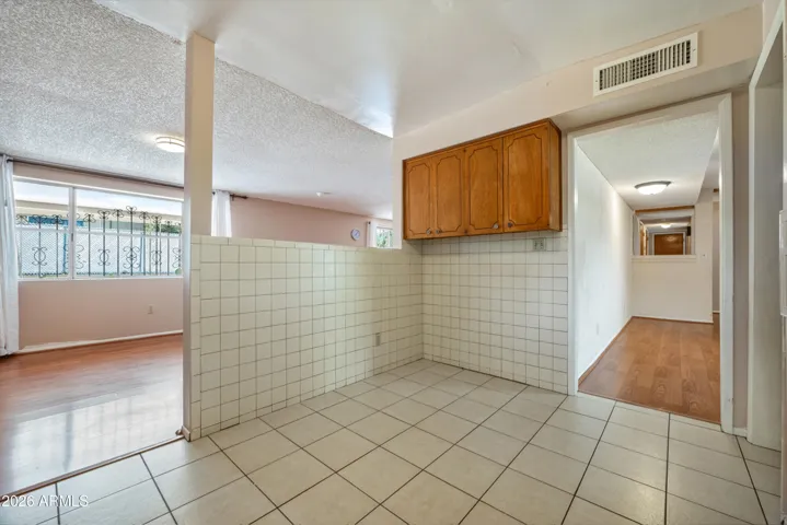 Eat-in kitchen area
