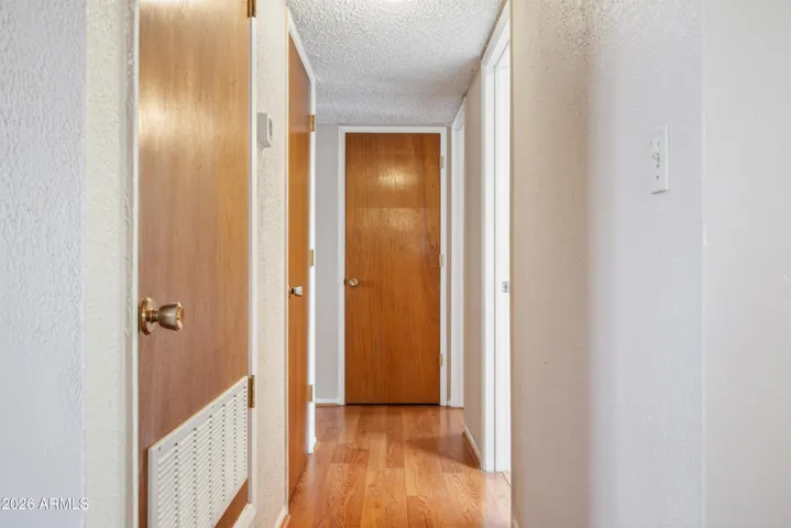 Foyer looking toward bedrooms