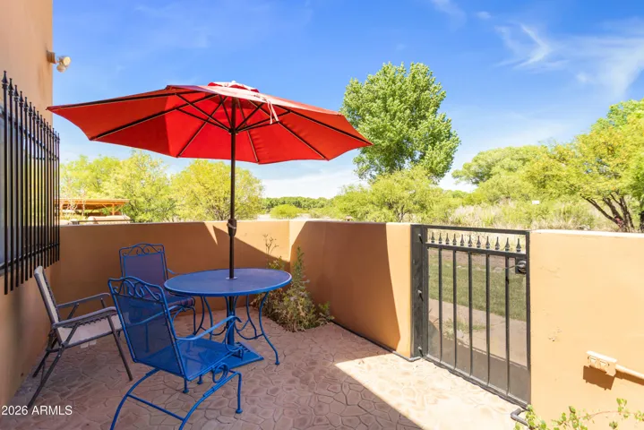 Suite private patio