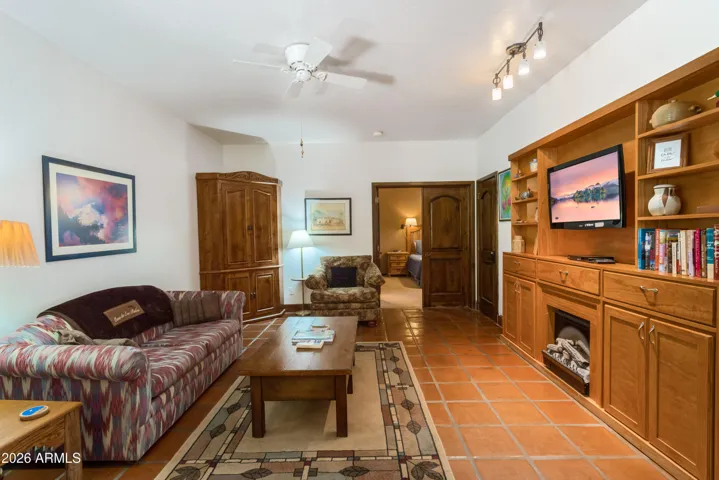 Suite living room