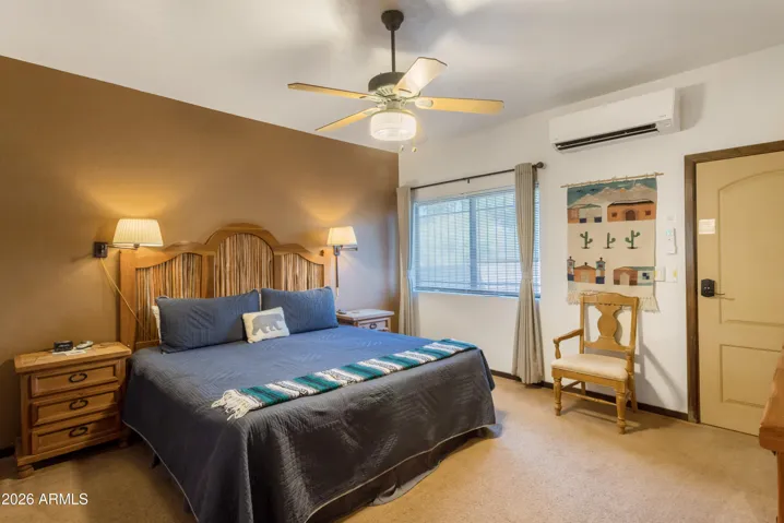 Suite bedroom
