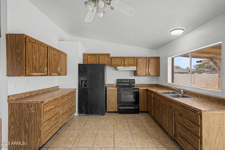 Counters, Storage & Black Appliances