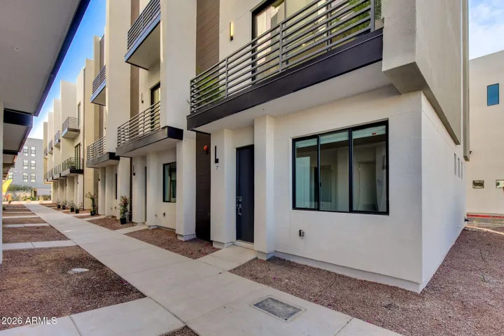 Consists of 40 tri-level style townhomes. Brand-new construction with contemporary and modern finishes