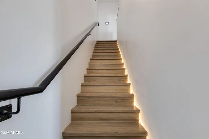 Features modern under lighting