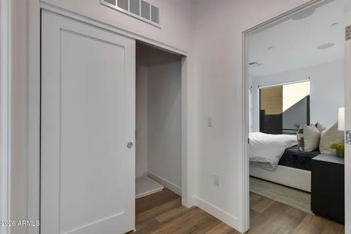 Washer/Dryer Hookups