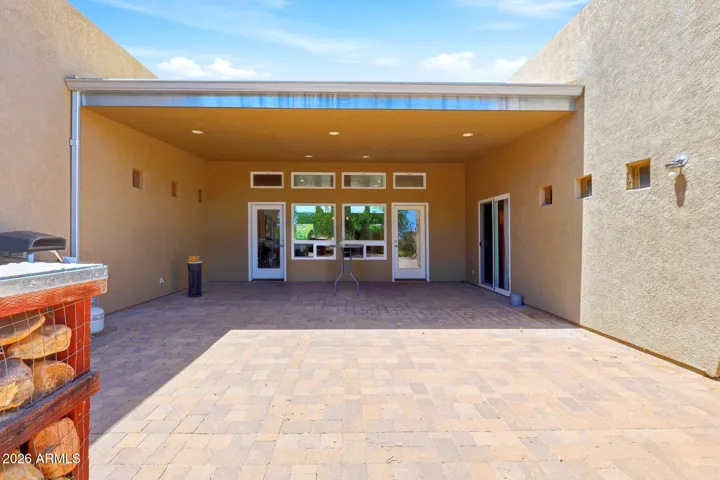 Backyard cobblestone patio