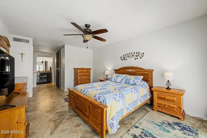 LARGE PRIMARY + PRIMARY SUITE
