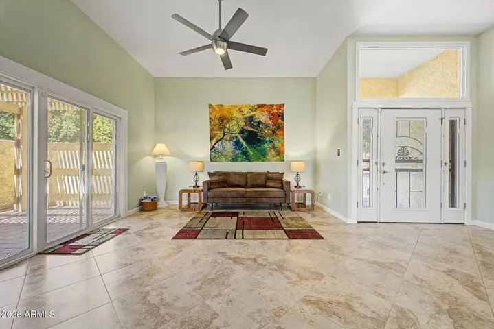 BRIGHT OPEN - LARGE TILE THROUGHOUT