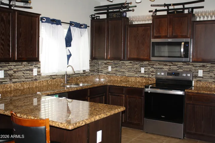 Gorgeous Kitchen With Granite Countertops