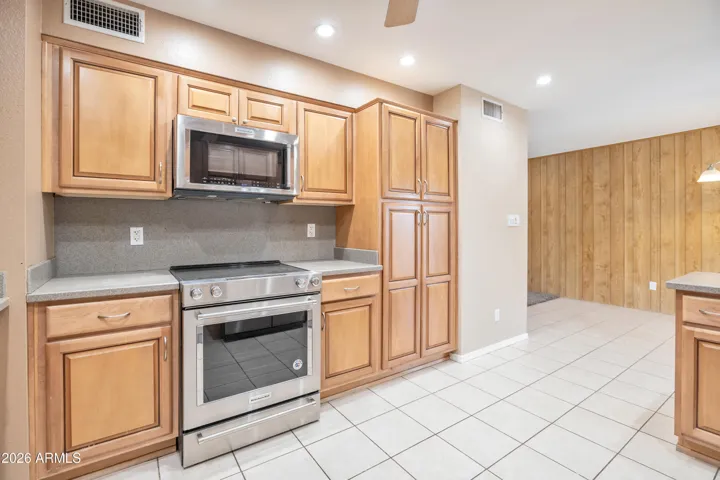 Kitchen with upgraded Stainless Steel Appliances