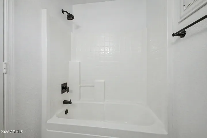 Secondary bathroom shower & tub
