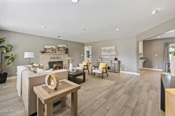 Open Floor Plan w/ Fireplace