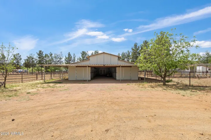 Up to 11 Stall Barn