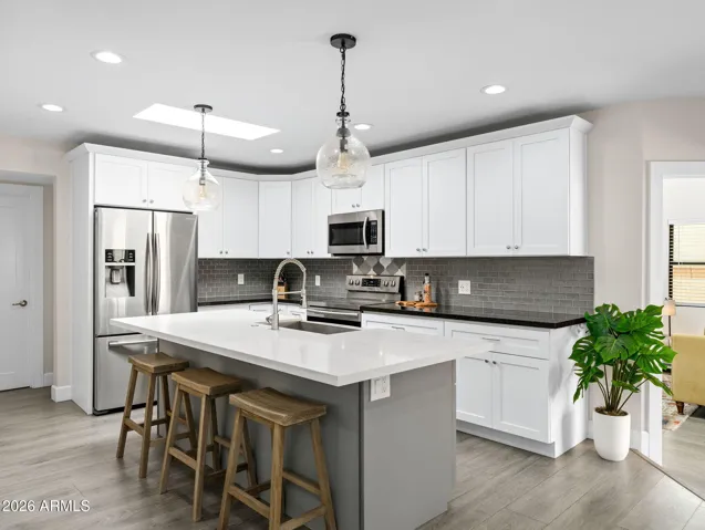 Remodeled kitchen, no more soffits!