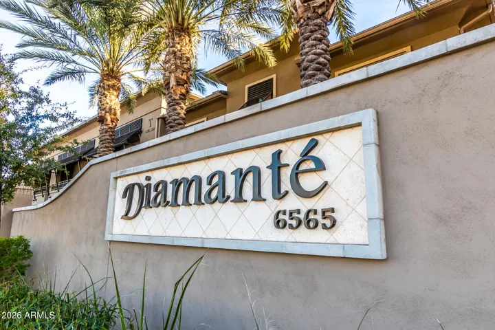 Diamonte signage
