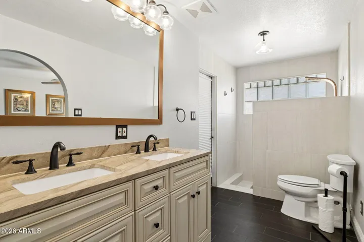 Dual Vanities in Master Bath