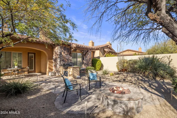 Built In BBQ and Spacious Covered Patio