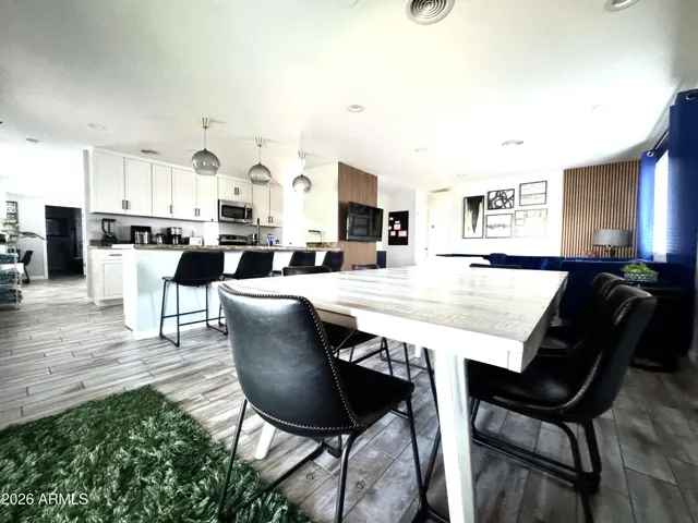 Dining area and breakfast bar