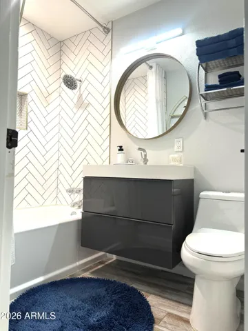 Hallway full bath