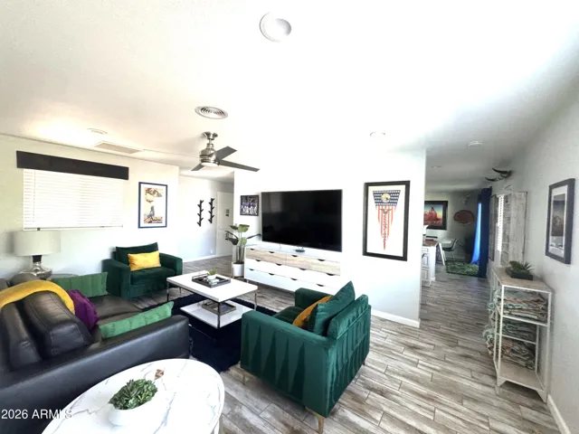Living area/ movie room large enough too add a 4th bedroom