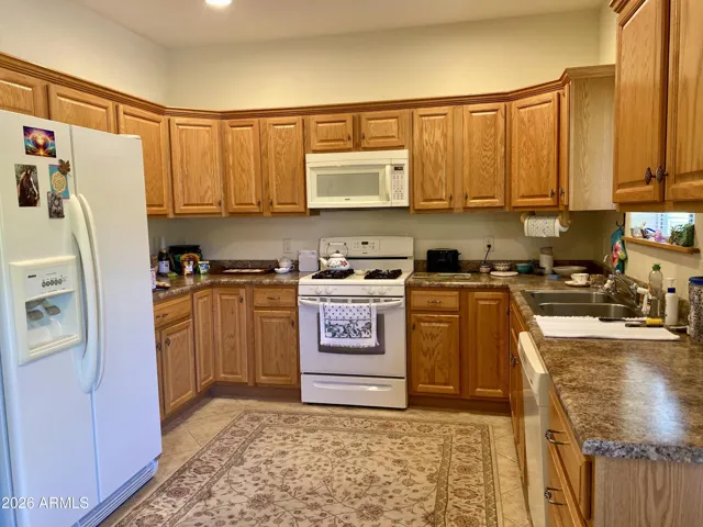 Spacious Kitchen with Ample Storage