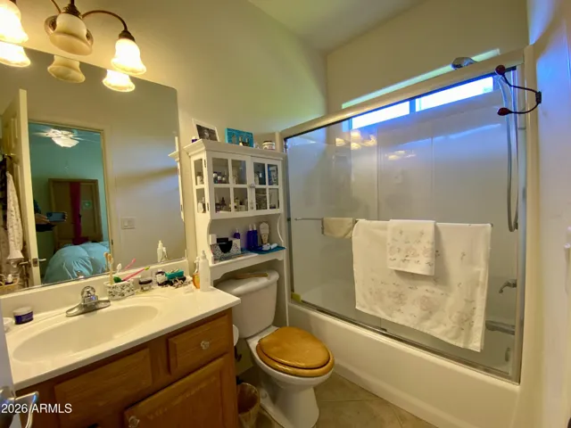 Owners Suite Full Bathroom