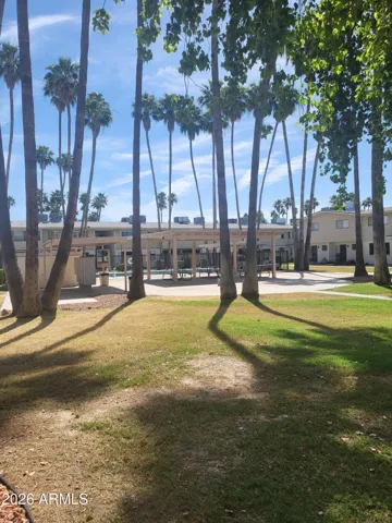 mail & picnic area