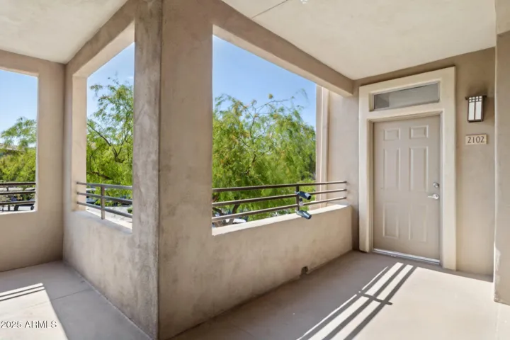Open entry porch to welcome you home!