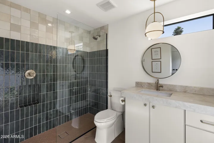 4th bed bath, pool bath
