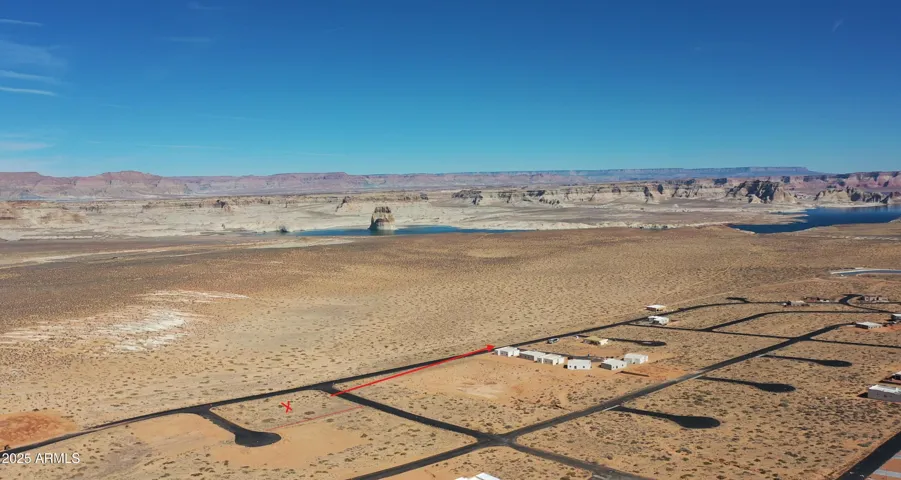 Corner lot with incredible views of Powell & surrounding canyons.