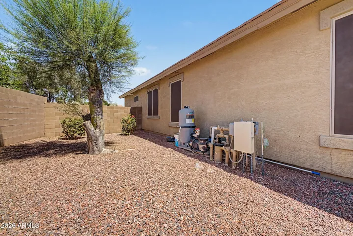 Spacious, low-maintenance side yards.