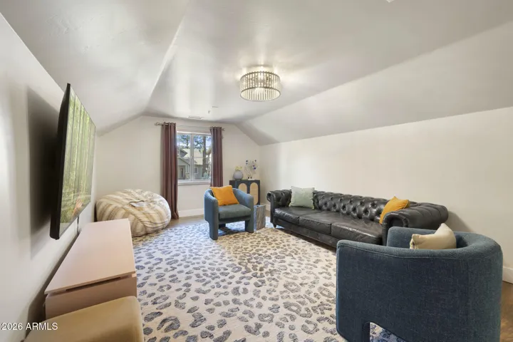 Large Bonus room, perfect for an extra sleeping bunk room, game room or another TV room for guest or kids game room.
