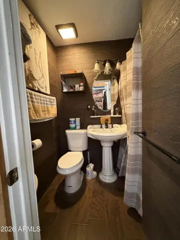 Casita Full Bathroom
