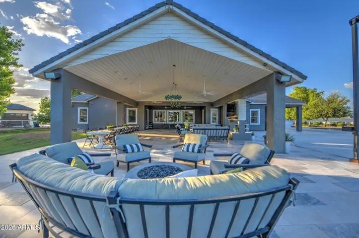 Outdoor Custom Entertainers Dream