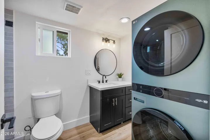 Casita Bath and Laundry