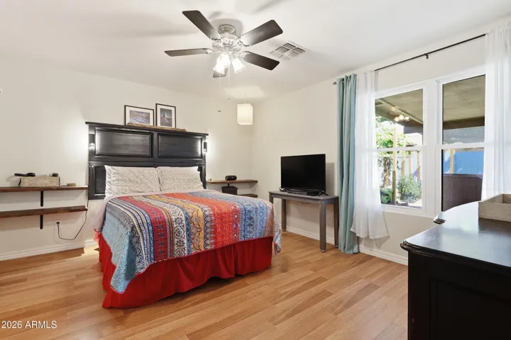 Spacious with a walk in closet & new windows!