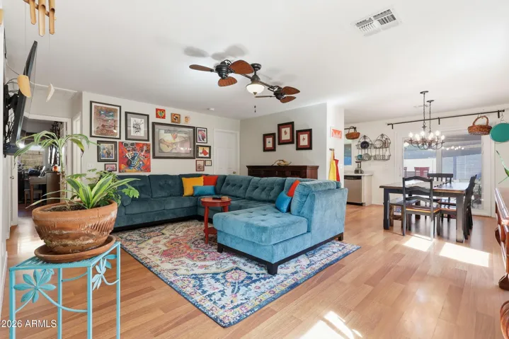Welcome home to a refreshing bright space.