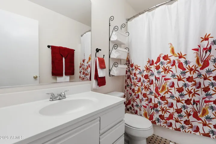 Full tub & shower combo!