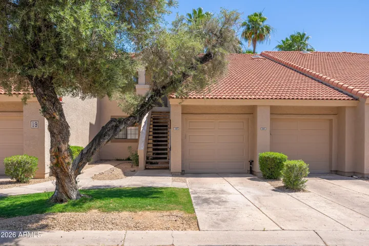 Single-car garage with entry into the property