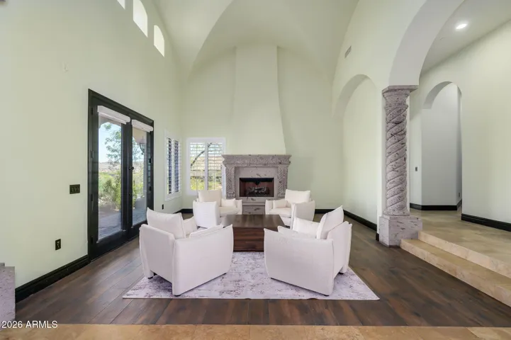 Living/Sitting Room